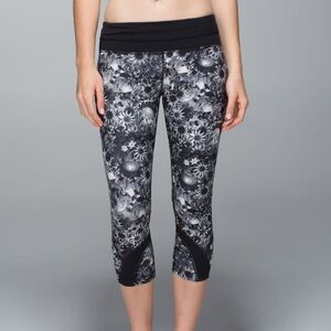 Lululemon Inspire Crop II *Luxtreme - Flowabunga Black Angel Wing / Black